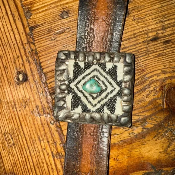 Leather bracelet with Geometric Buckle - Picture 1 of 2